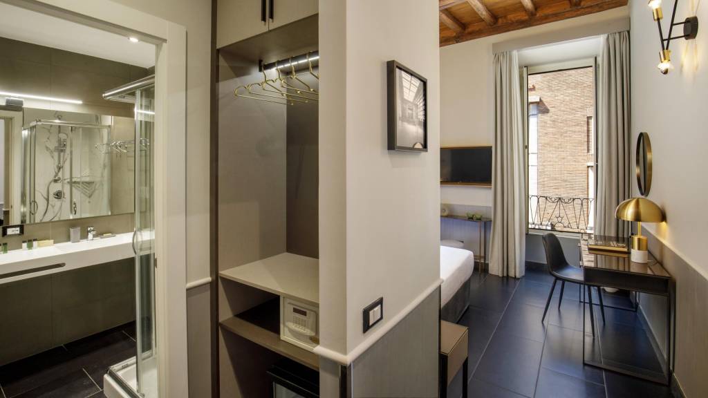 Condotti-selection-hotels-Roma-stay-inn-camera-superior-IMG-0541