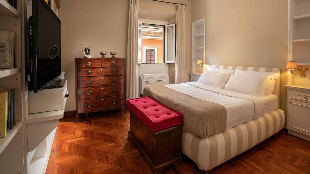 Hotel-Condotti-Roma-Appartamento-Via-Mario-Fiori-2022-Stanza
