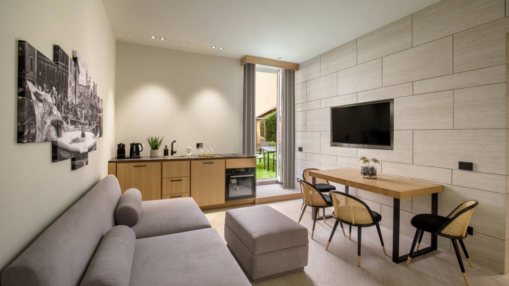 IMG--0076v--Ripetta-Suite