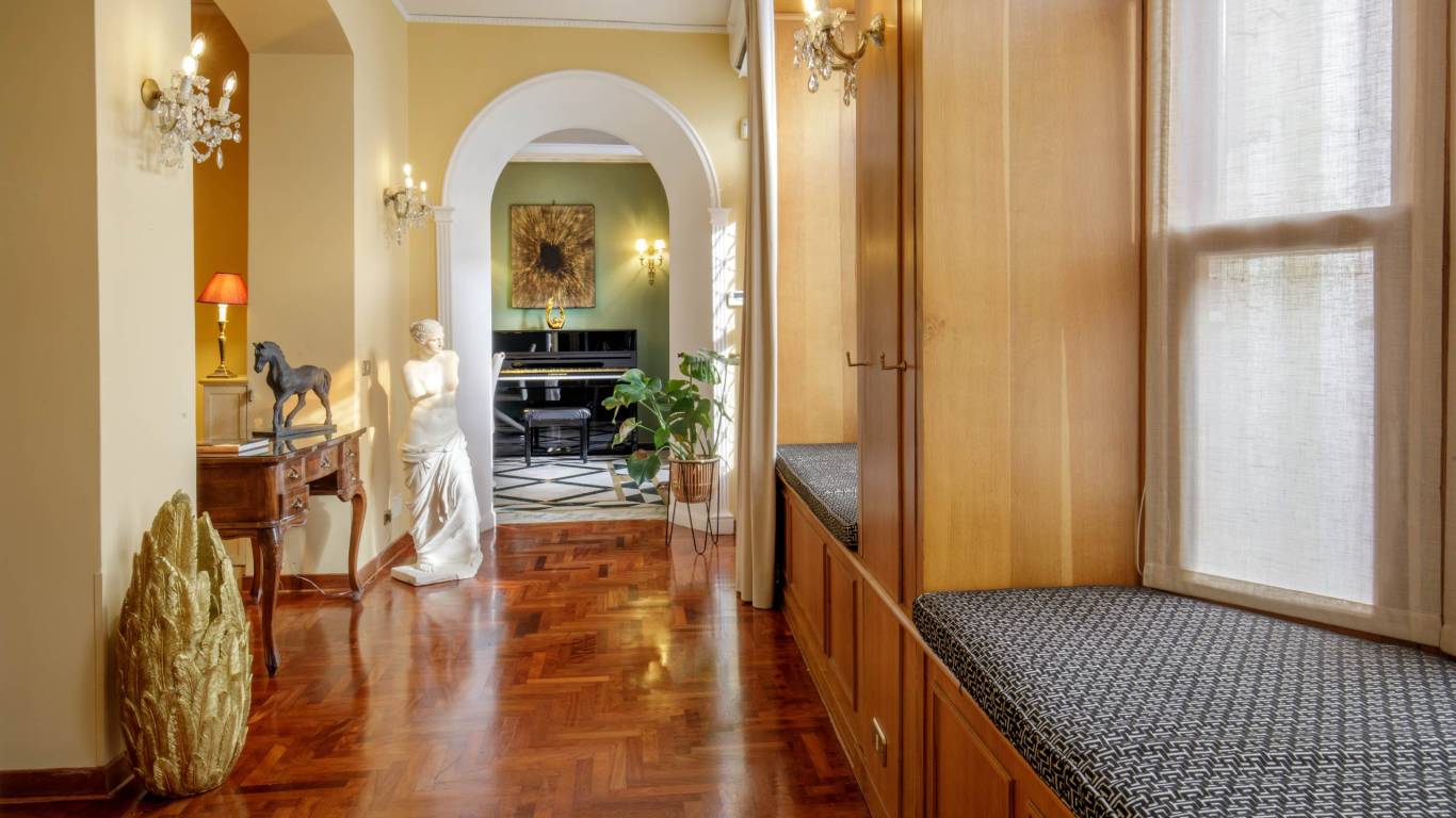 Hotel-Condotti-Roma-Appartamento-Via-Mario-Fiori-Foto-2025-IMG-5147