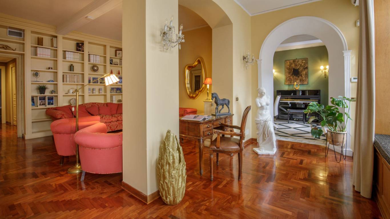 Hotel-Condotti-Roma-Appartamento-Via-Mario-Fiori-Foto-2025-IMG-5159