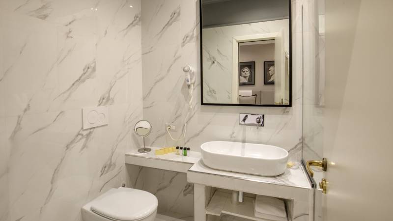 Hotel-Condotti-Roma-Condotti-Boutique-Hotel-Camera-Standard-BAGNO-STD-4
