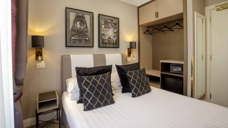 Hotel-Condotti-Roma-Condotti-Boutique-Hotel-Camera-Standard-STD-P3