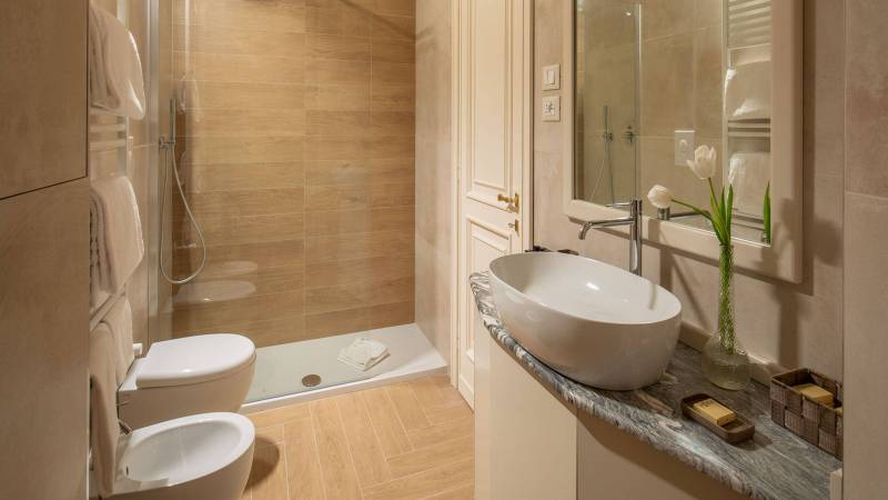 Hotel-Condotti-Roma-Luxury-Apartment-Appartamento-Via-Ripetta-bagno-9